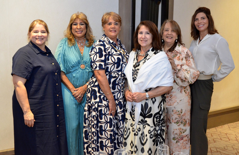 Arlene Rodriguez, Josefina Flores, Noris Rojas, Rosaura Hache, Tania Hache y Sara Coen.