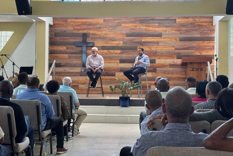 Tony Flaquer y Alberto Reyes alertaron a los pastores sobre la infiltración del islam en el país.