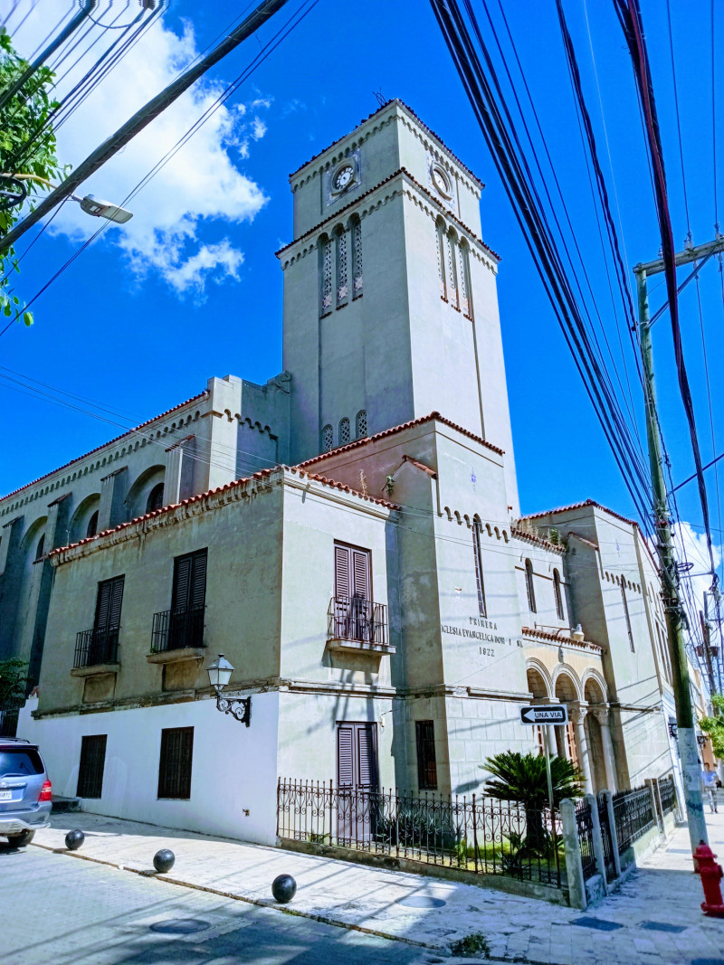 La torre se eleva a 32 metros de altura