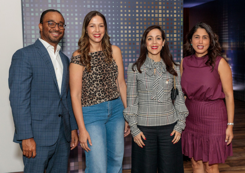 Gilbert Suero, Lea Contreras, Rosalia Muñoz y Nicole Cedeño.