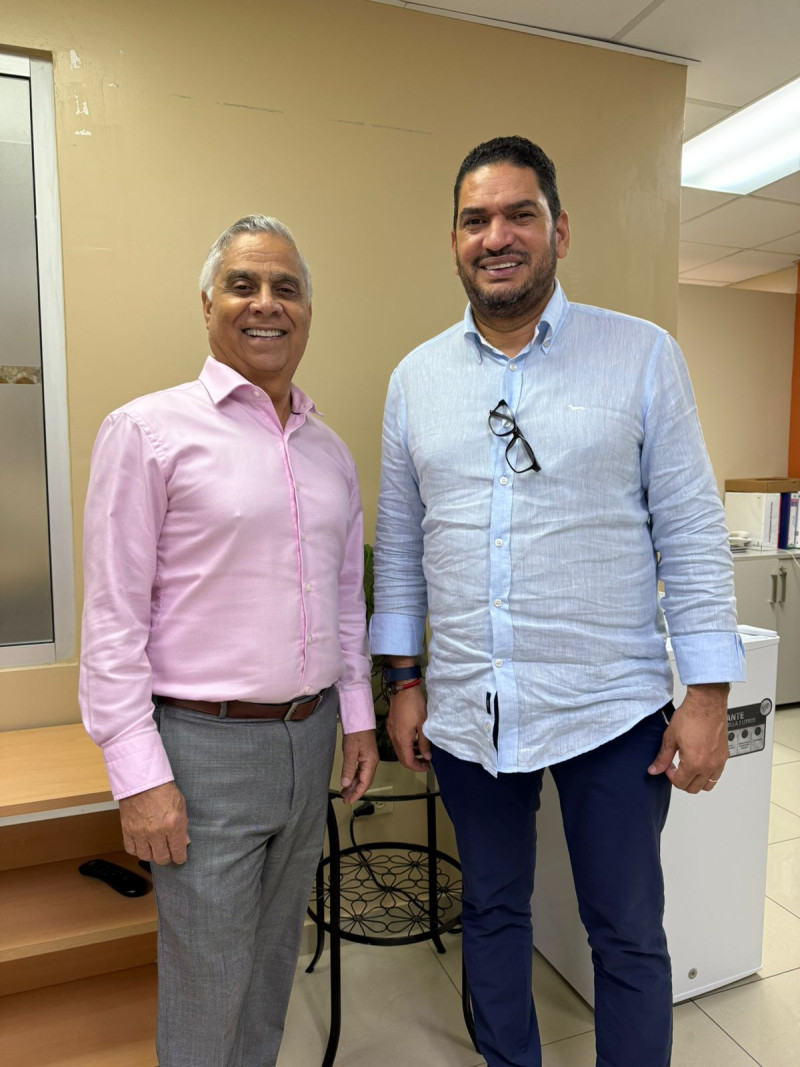 Valentín Báez, vicepresidente de operaciones de Telesistema y Miguel Medina, CEO de Grupo de Medios Panorama.