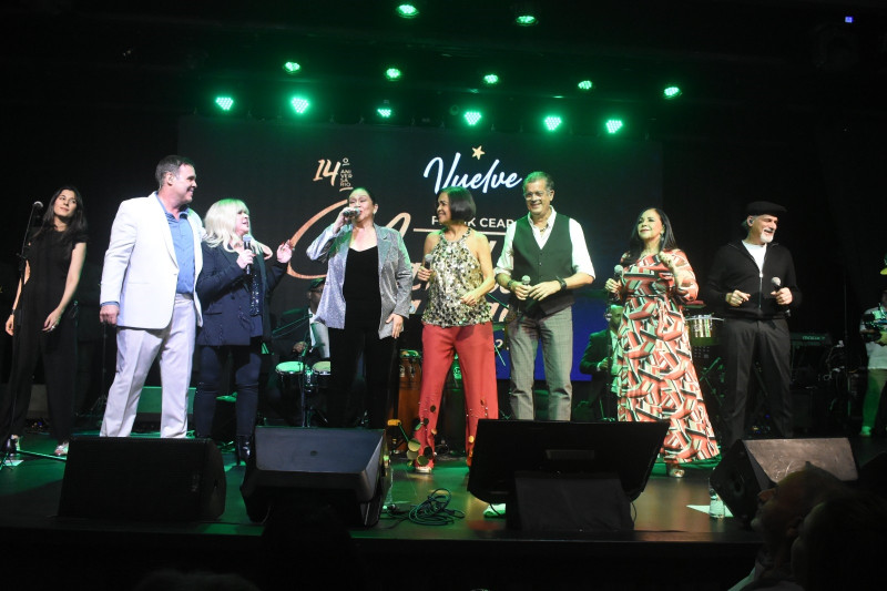 "Navidad entre amigos" reunió a Frank Ceara, Ednita Nazario, Maridalia Hernández, Mariela Mercado, Roger Zayas, Adalgisa Pantaleón y Quico Rizet.
