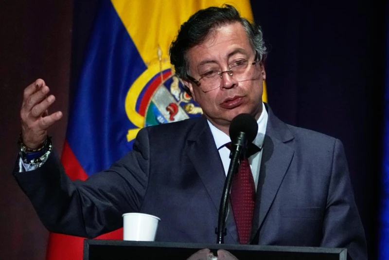 El presidente de Colombia, Gustavo Petro, habla en una ceremonia que conmemora el noveno aniversario de la firma del acuerdo de paz entre el Estado y las Fuerzas Armadas Revolucionarias de Colombia (FARC), en Bogotá.
