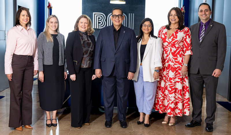 Geosiris Figuereo, Stefanía Alastre Arcusa, Martha Sanz, Efrén Ortiz, Massiel Popa, Verónika Ramírez y  Roberto Díaz.