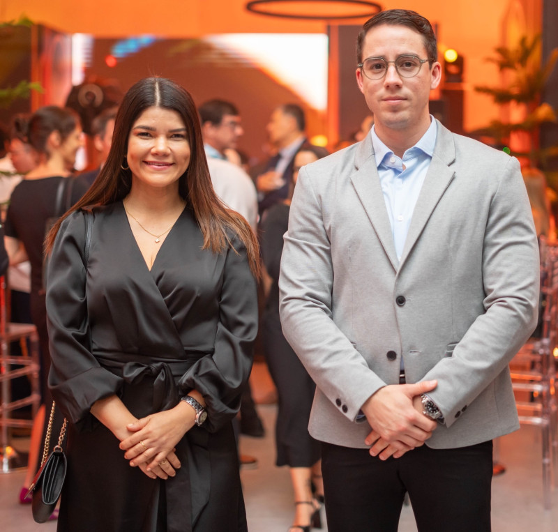 Any  Sierra y Heìctor Letellier.