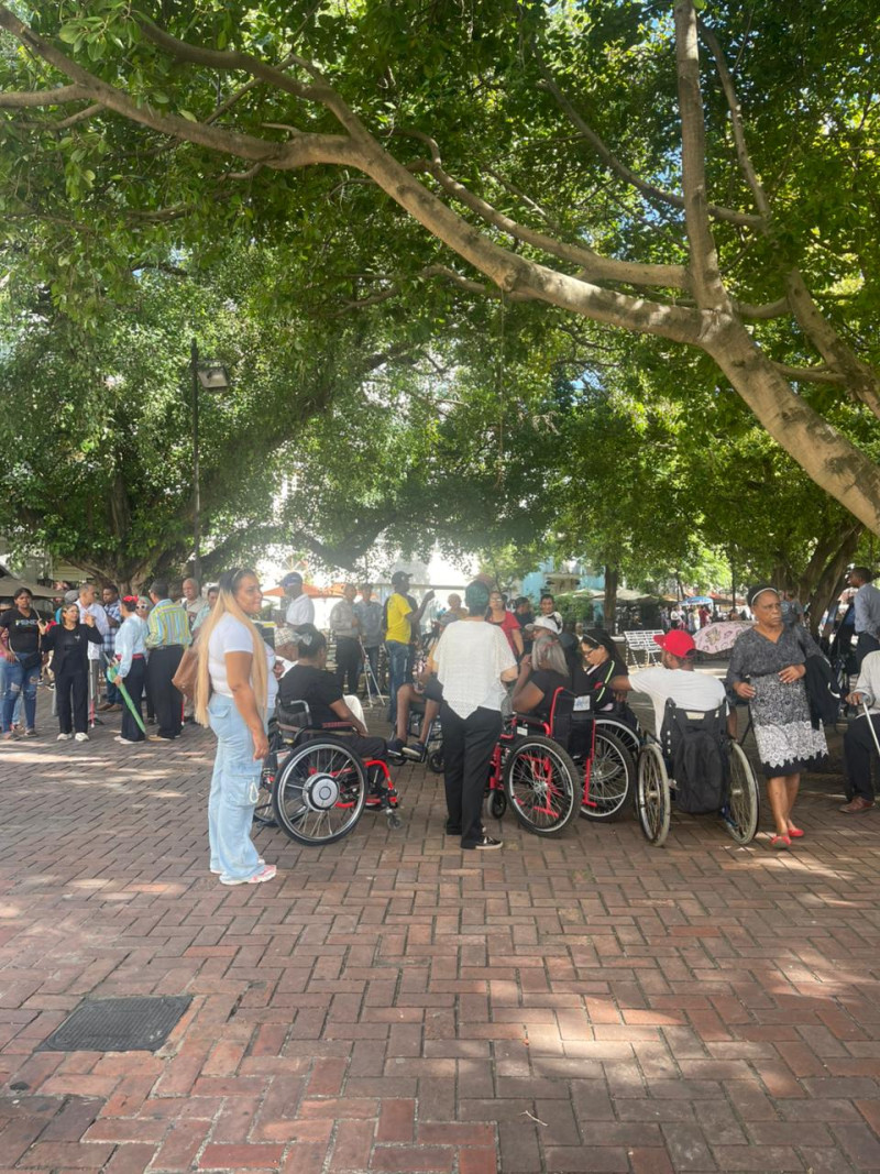 personas con discapacidad que participarón en la caminata