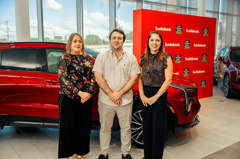 Vanessa Read, Luis Acra y Carmen Mejía.