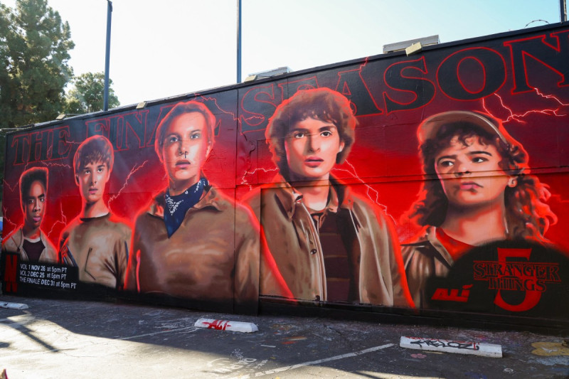 Mural de Stranger Things durante el evento para fans "Stranger Things" 5 Los Ángeles CicLAvia Bike Ride de Netflix, el 23 de noviembre de 2025 en Hollywood, California.