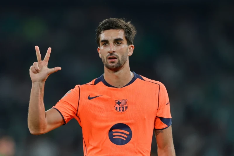 Ferran Torres del Barcelona celebra tras anotar el cuarto gol en la goleada al Real Betis en La Liga el 6 de diciembre del 2025.