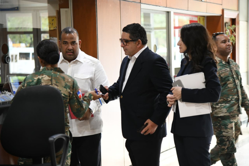 El empresario Eduardo Read a su llegada a la Procuraduría General de la República, por  la investigación del caso Senasa