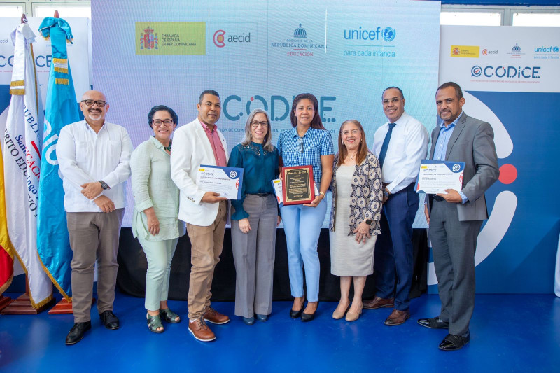 Las escuelas reconocidas alcanzaron el nivel bronce de CODICE.