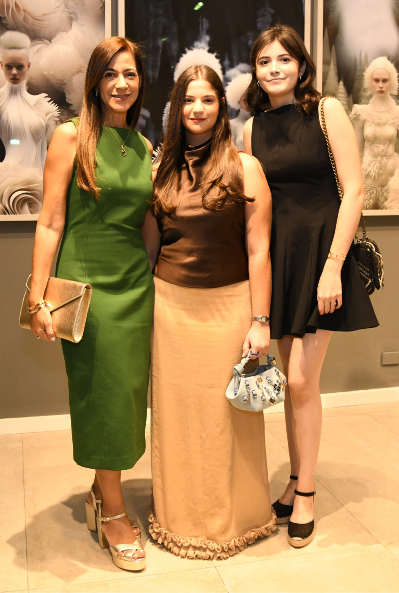Patricia Zaiter Leroux, Isabela Leroux  y Mariann Quintana Canaán.