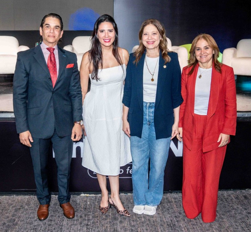 José Martín Morillo, Estefanía Cárdenas, Grace Cochón y Vhyna Ortega Díaz.