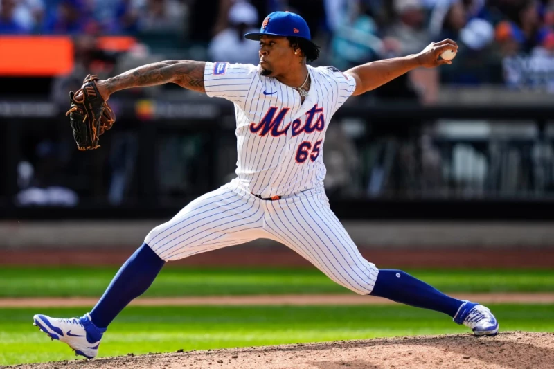 Gregory Soto hace un lanzamiento por los Mets en un juego ante los Nacionales, el 21 de septiembre de 2025.