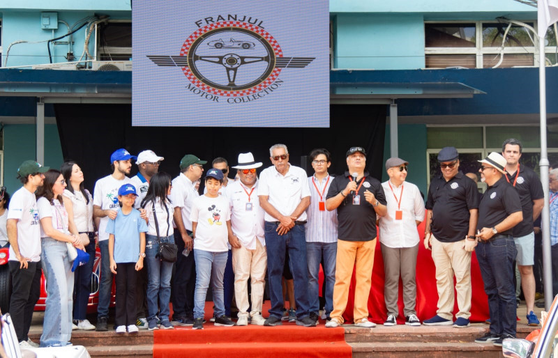 Pedro Valdez, Quirilio Vilorio, Héctor Vilorio, Juan Carlos Peña, Abrtaham Khoury, Miguel Franjul Pérez y Elías Michelén, junto a los invitados especiales.