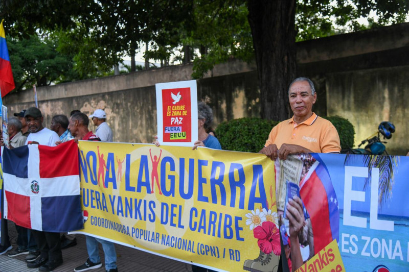 Manifestación en contra de la presencia de tropas norteamericanas en el país