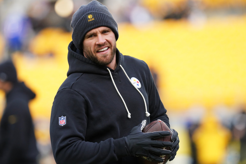 TJ Watt antes del partido en contra de los Bills el domingo 30 de noviembre de 2025