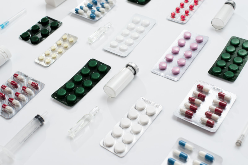 Si, en lugar de pasar estas fiestas en casa, hemos decidido disfrutar de ellas en otro destino, es importante preparar un buen botiquín con todo lo necesario para cualquier contingencia que pueda darse durante el viaje.