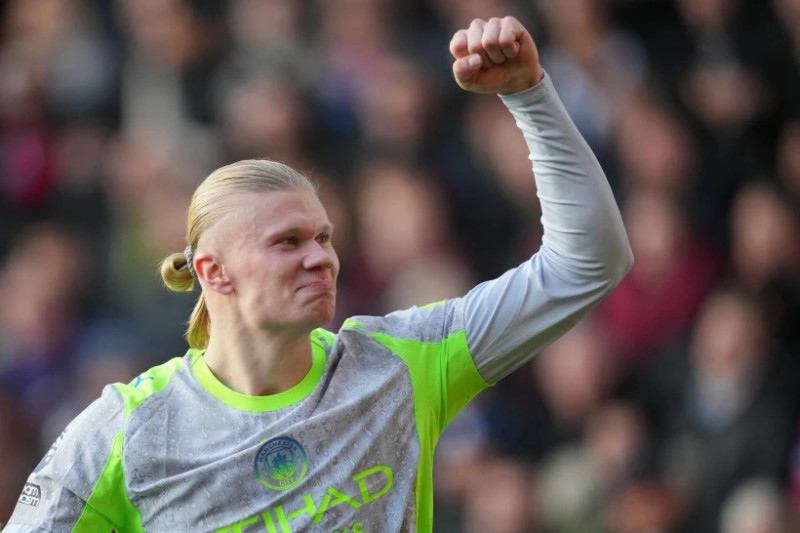 Erling Haaland del Manchester City celebra tras anotar en el encuentro ante el Crystal Palace en la Liga Premier el domingo 14 de diciembre del 2025.