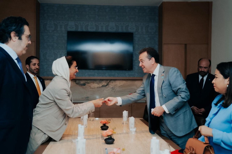 El Ministro Bisonó se reunió con Noura AlKaabi, Ministra de Estado del Ministerio de Relaciones Exteriores de los Emiratos Árabes Unidos en octubre de este año.