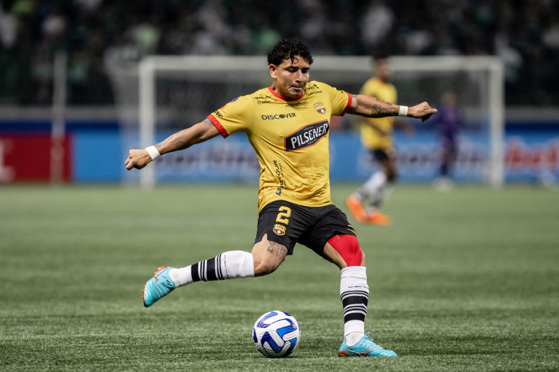 Mario Pineida jugador de Barcelona de Guayaquil durante un partido contra Palmeiras en el estadio Arena Allianz Parque para el campeonato Libertadores 2023.