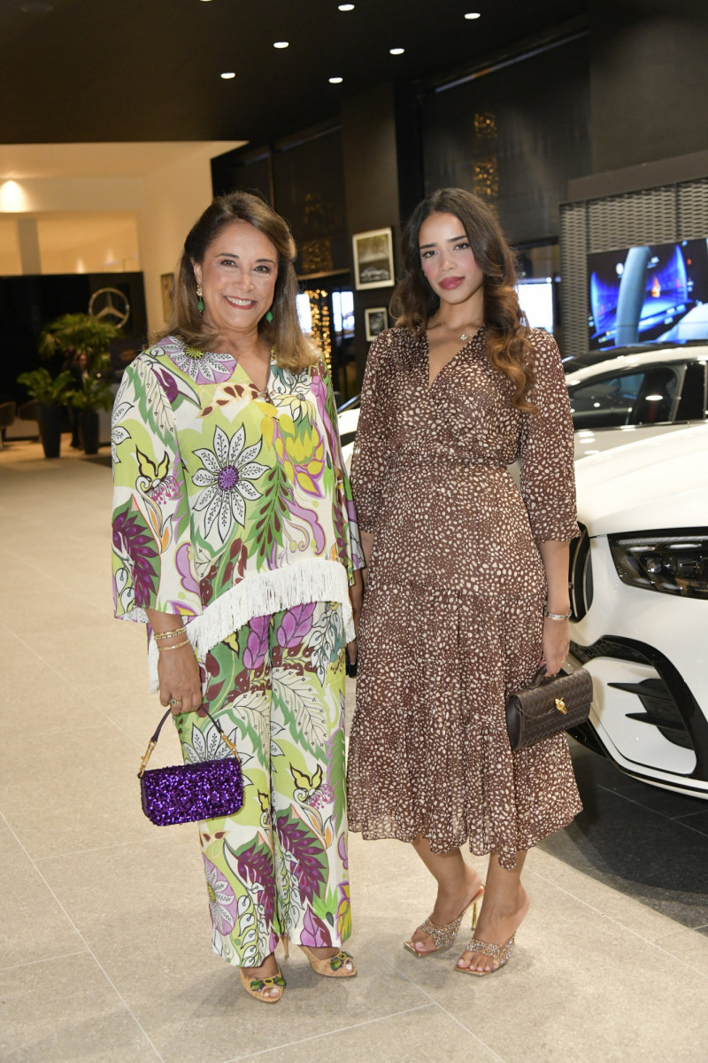 Gema Hidalgo de Vargas y María Vargas Hidalgo.