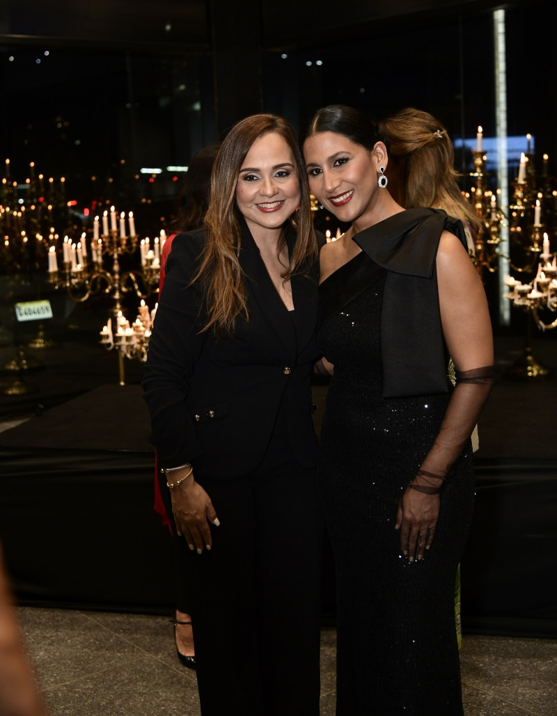 Patricia Hernández y Nathalie Peña Comas.