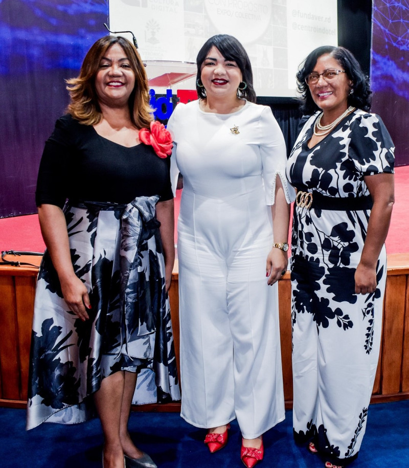 Amarilys Durán, Yulibelys Wandelpool y Nayarit Ramos.
