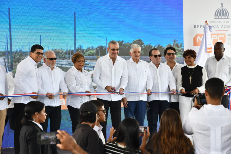 Presidente Luis Abinader inauguró avenida Ecológica en Santo Domingo Este.