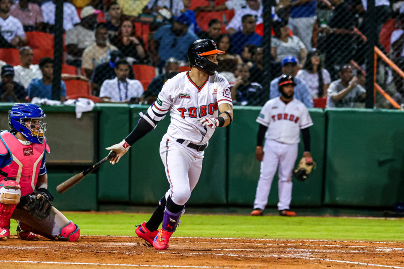 Luis Liberato fue el héroe ofensiva en el triunfo de los Toros sobre el Licey.