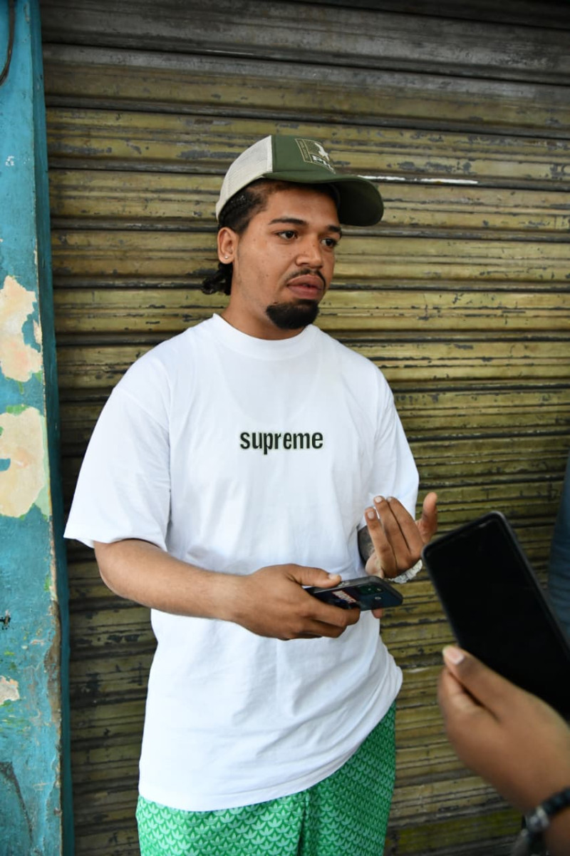 Sandy Jimenez, presidente de la asociación de motoconchistas de Villa Consuelo