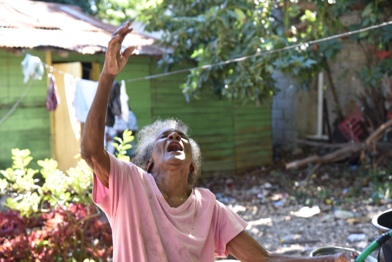 Gladys Corniel Gómez se aferra a Dios y a la esperanza de que alguna “buena alma” pueda hacerle posible una Navidad distinta a la que hoy le espera.