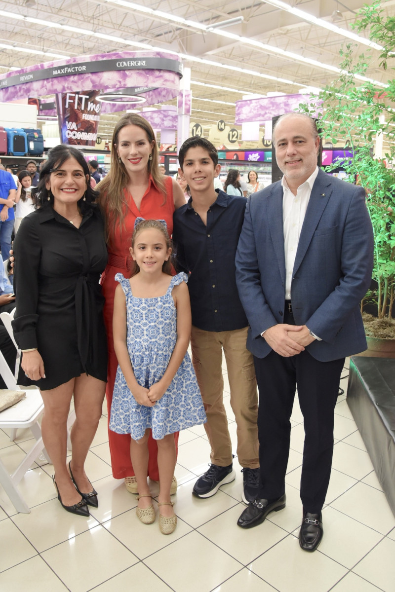 Matilde Garip, Erika Moreno, Eleonor Rojas, Roberto Rojas y Omar Rojas