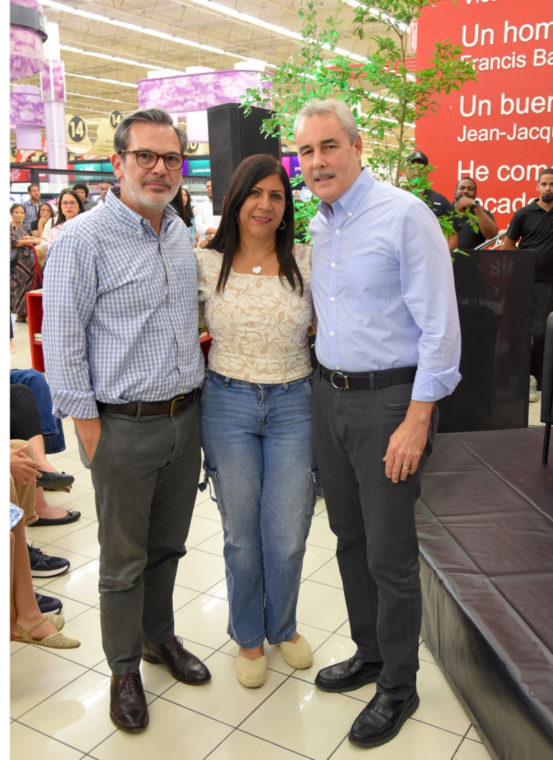 Marcos Valiente, Zuleika Musa y Roberto Rojas
