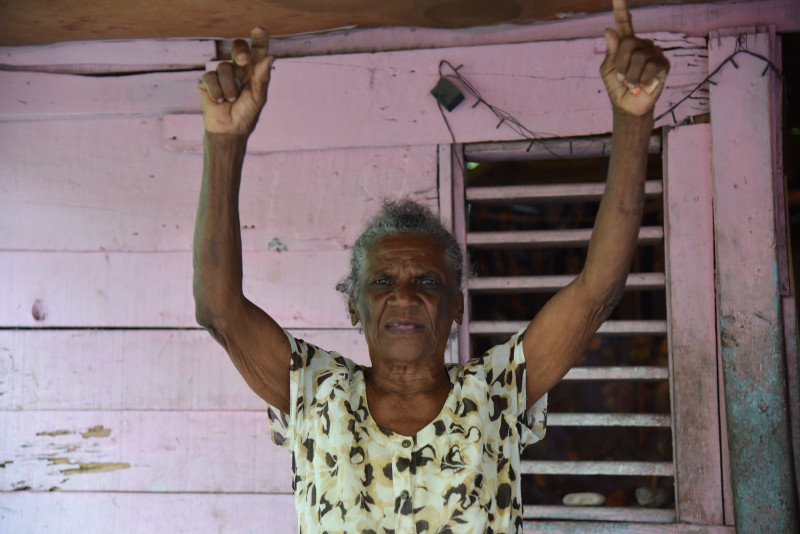 La señora Gladys Corniel Gómez ha vivido durante años entre la pobreza, el abandono y la incertidumbre.
