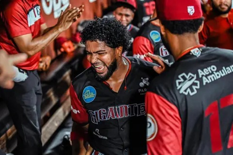 Kelvin Gutiérrez, tercera base de los Gigantes.