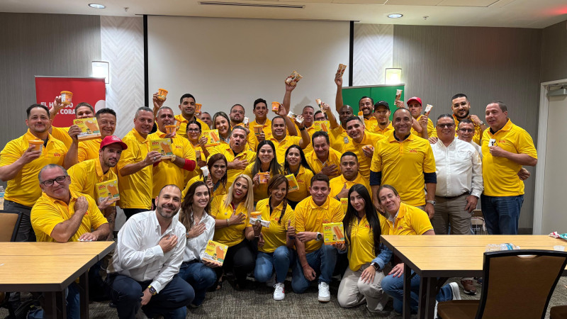 Representantes de Helados Bon y de establecimientos en los Estados Unidos, en los entrenamientos.