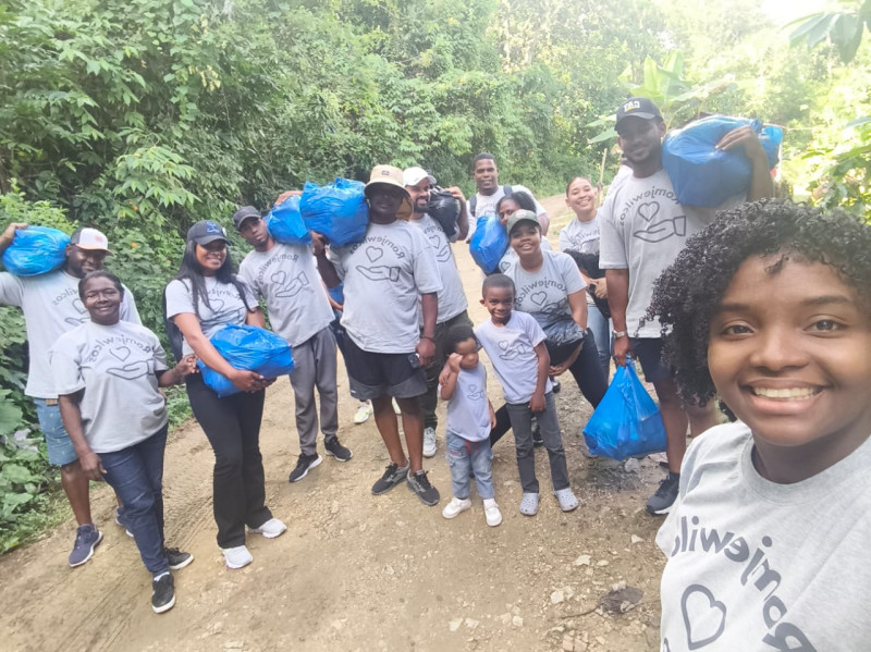 Estos jóvenes se unen para crear sonrisas y buenos recuerdos en comunidades  vulnerables del país.