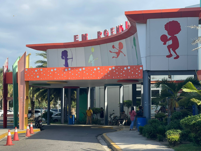 Su traslado fue al Hospital Infantil Doctor Arturo Grullón para recibir atencones médicas.