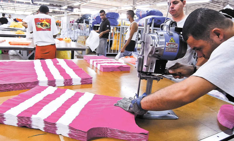 El tema de la cesantía mantiene estancada la reforma laboral.