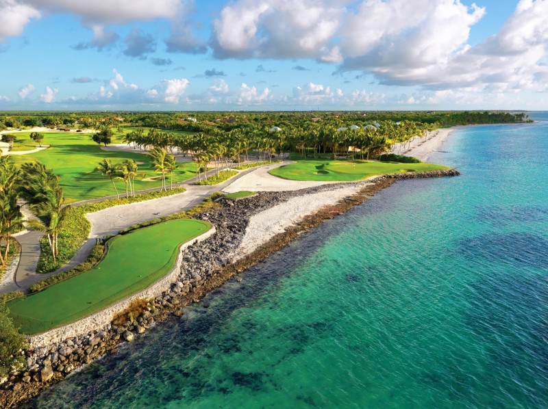 Que su 2026 sea tan lindo como el hoyo 5 de La Cana Golf Club. ¡!Feliz Año!!