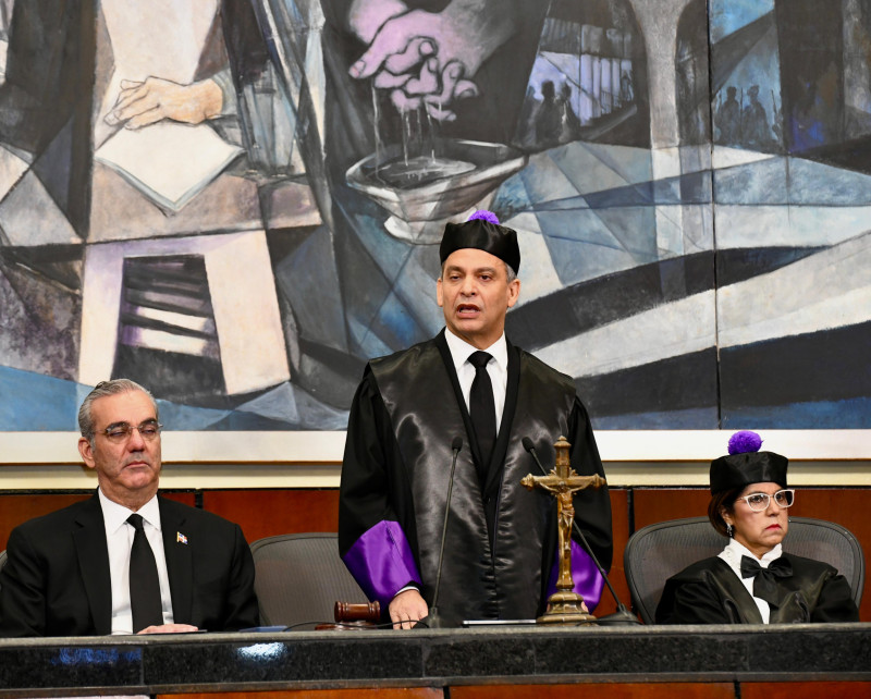 Luis Henry Molina durante su discurso por el Día del Poder Judicial