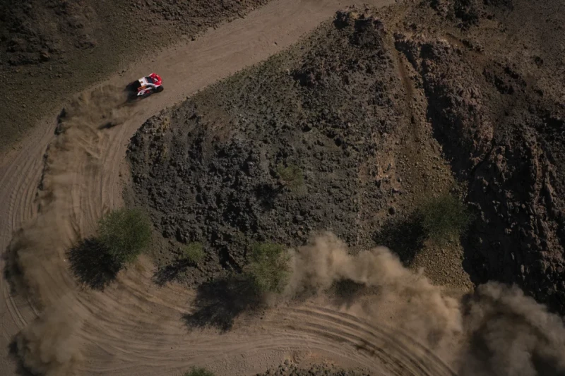 Henk Lategan y su copiloto Brett Cummings durante el prologo del Rally Dakar, el 3 de enero de 2026, en Yanbu, Arabia Saudí.