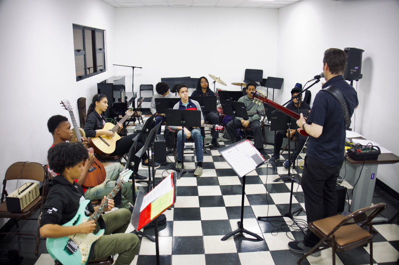 Imagen de aula de Berklee en Santo Domingo.