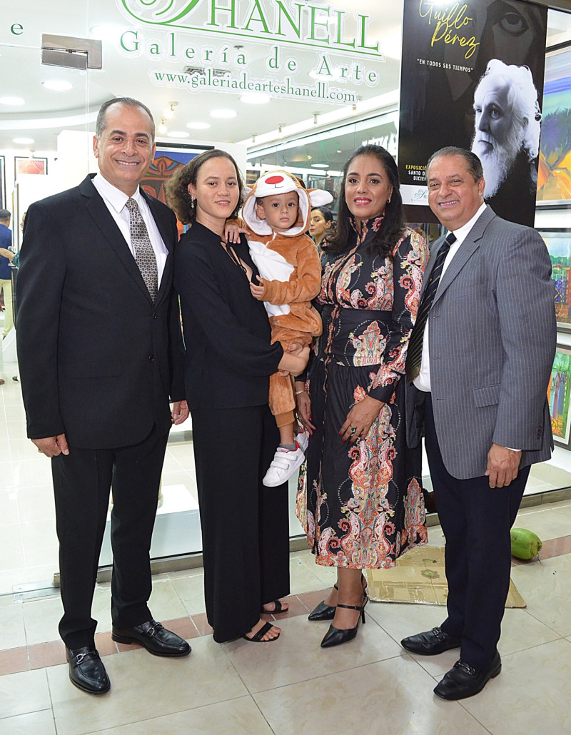 Luis Felipe Cartagena, Pamela Martínez, Luis Arturo Cartagena, Gissel Abreu de Cartagena y José Luis Cartagena