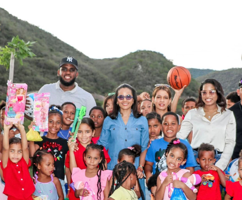 Cada época cuenta para la fundación que preside Yazmín. Para esta mujer que no se rinde, siempre hay un motivo para ayudar y llevar alegría a los demás.