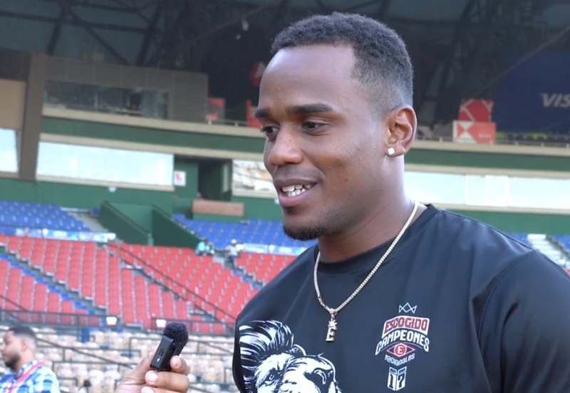 Elier Hernández, jardinero de los Leones del Escogido.