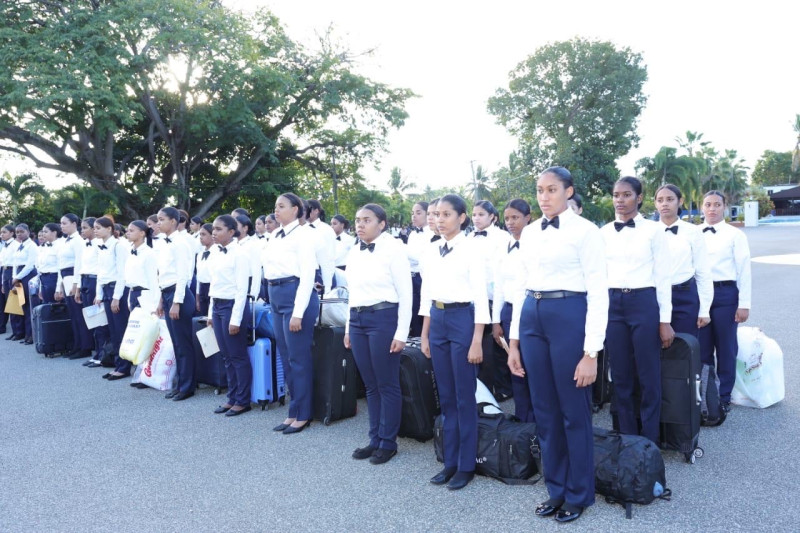 Grupo de aspirantes a cadetes que ingresaron a la Policía Nacional.
