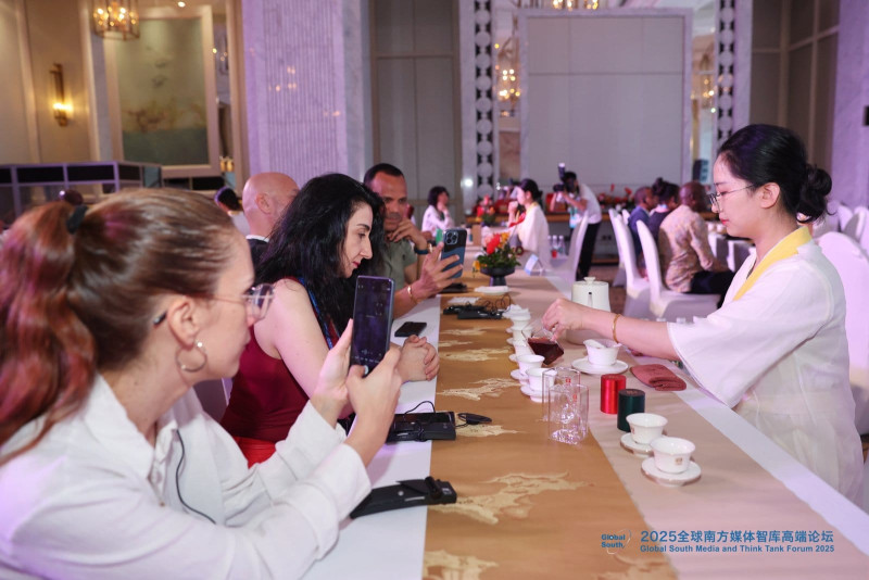 La ceremonia del té fue parte de las actividades del Foro del Sur Global