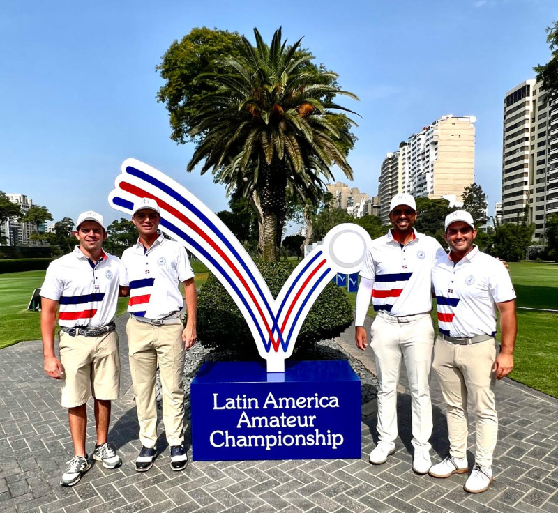 Delegación dominicana en el LAAC. Desde la izquierda, Juan Cayro Delgado, Rodrigo Huerta, Rhadamés Peña y Enrique Valverde en el Lima Golf Club, ubicado en el centro de la capital peruana.